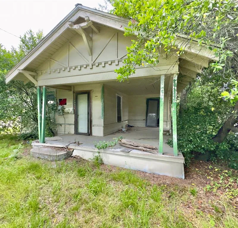 606 Houston Street, Sulphur Springs TX 75482