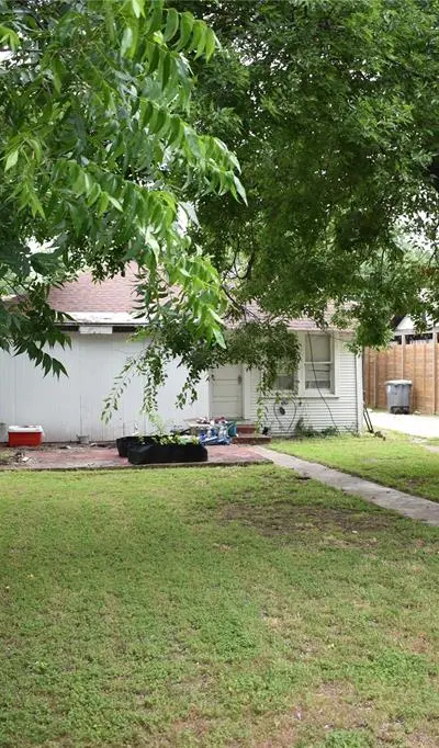 811 Buckalew Street, Dallas TX 75208 - Photo 2
