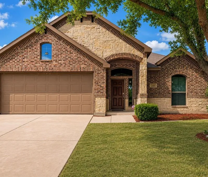 200 Chimney Rock Drive, Waxahachie TX 75167