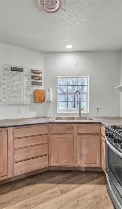 1029 County Road 1107, Rio Vista TX 76093 - Photo 4