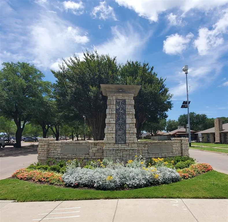 1118 Bradford Drive, Glenn Heights TX 75154