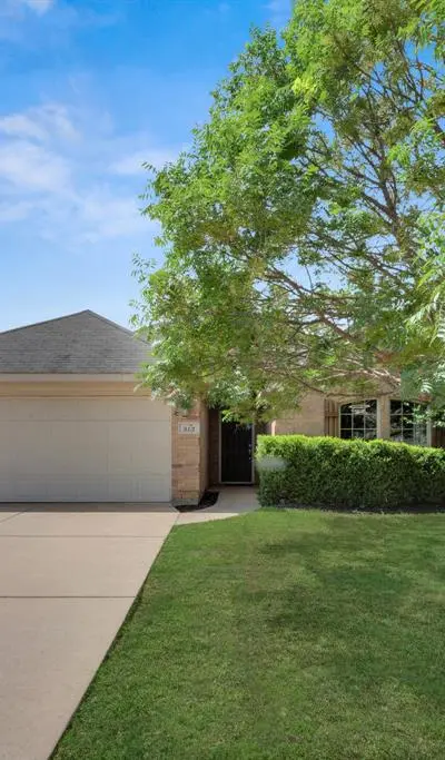 513 Crescent Creek Lane, Fort Worth TX 76140