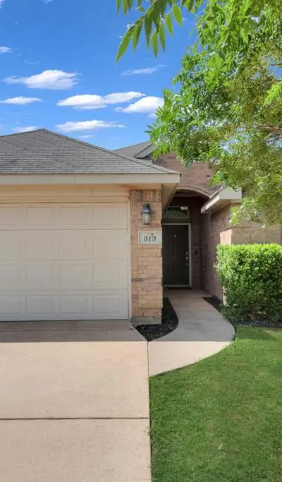 513 Crescent Creek Lane, Fort Worth TX 76140 - Photo 2