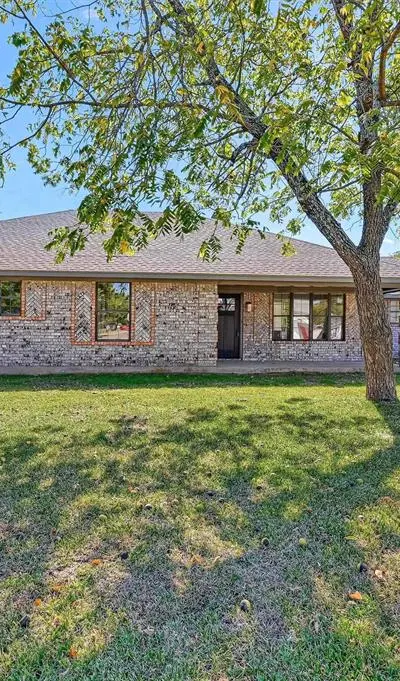 608 North Avenue, Whitesboro TX 76273
