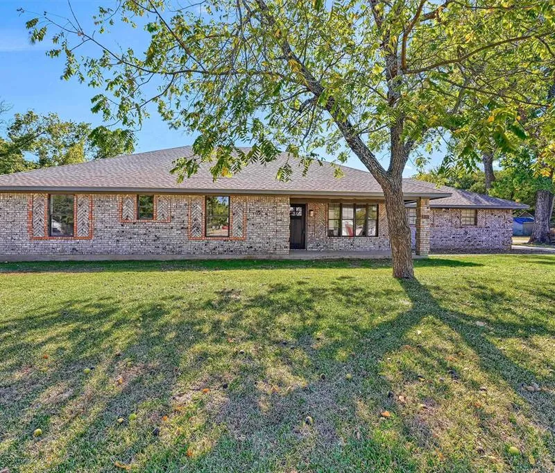 608 North Avenue, Whitesboro TX 76273