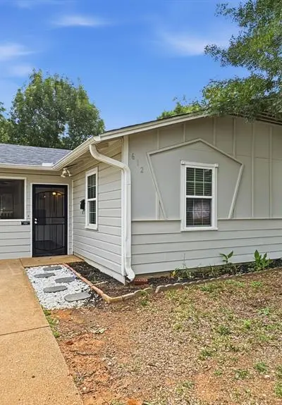 612 Aransas Drive, Euless TX 76039