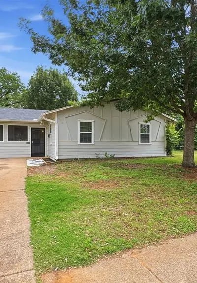 612 Aransas Drive, Euless TX 76039 - Photo 2