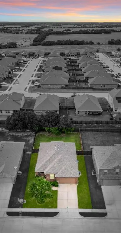 5135 Crystal Lake Avenue, Krum TX 76249 - Photo 2