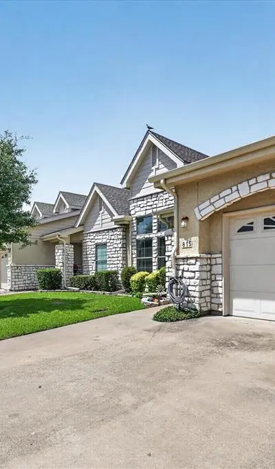 815 Earhart Avenue, Grand Prairie TX 75051 - Photo 2