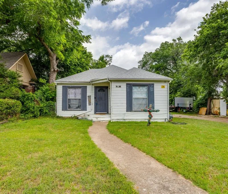 2529 Primrose Avenue, Fort Worth TX 76111