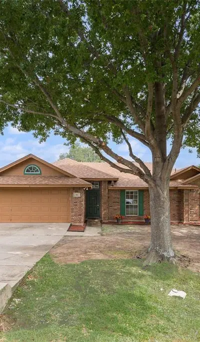 302 Newfield Street, Venus TX 76084 - Photo 3