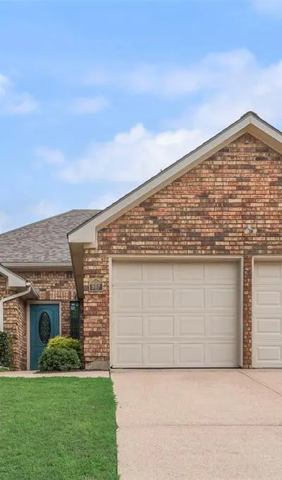 907 Sharp Drive, Cedar Hill TX 75104 - Photo 4