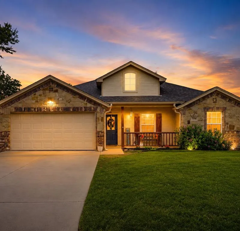 2108 Ridgewood Drive, Bridgeport TX 76426