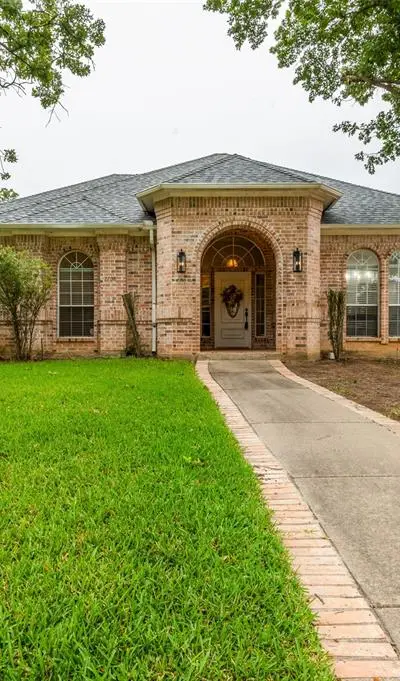 2708 Steeplechase Court, Hurst TX 76054