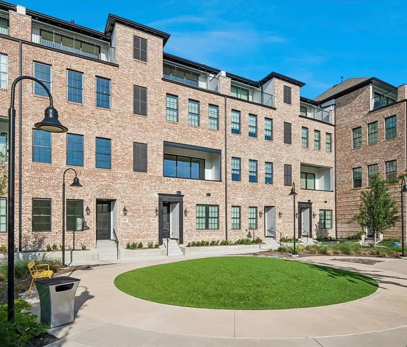6005 Laurel Lane, Addison TX 75001