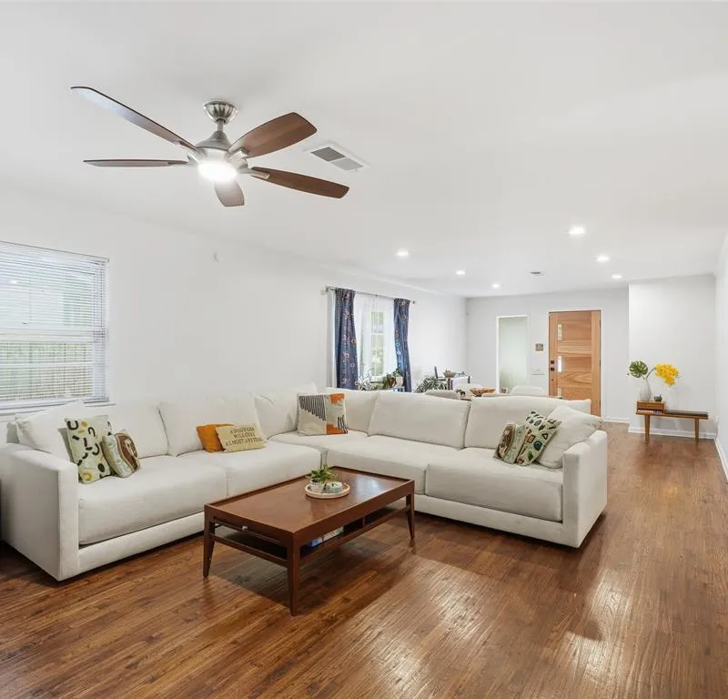 814 Westmount Avenue, Dallas TX 75211