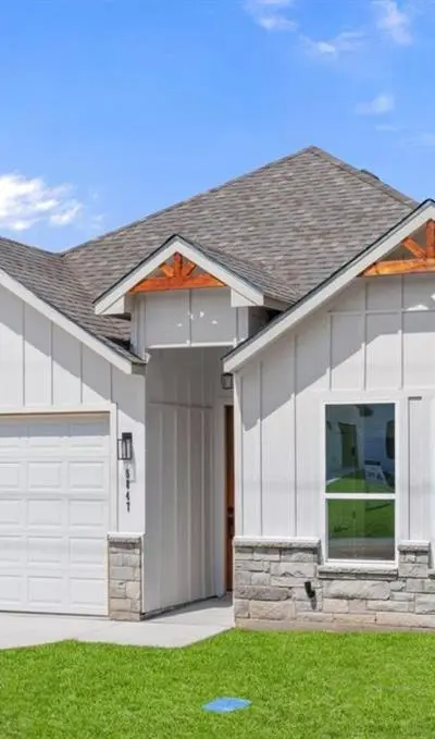 5847 Black Pine Circle, Granbury TX 76048