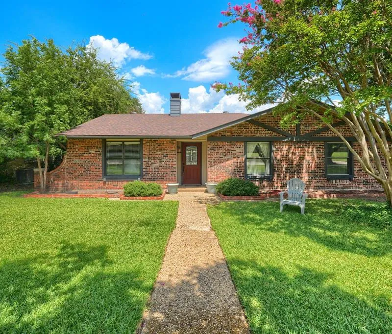 2929 Spring Brook Drive, Garland TX 75044