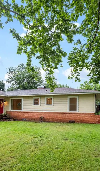 421 S 1st Street, Krum TX 76249