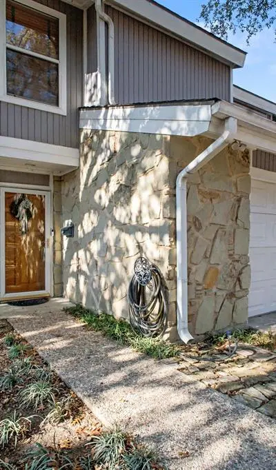 2920 Shady Lake Circle, Carrollton TX 75006 - Photo 2