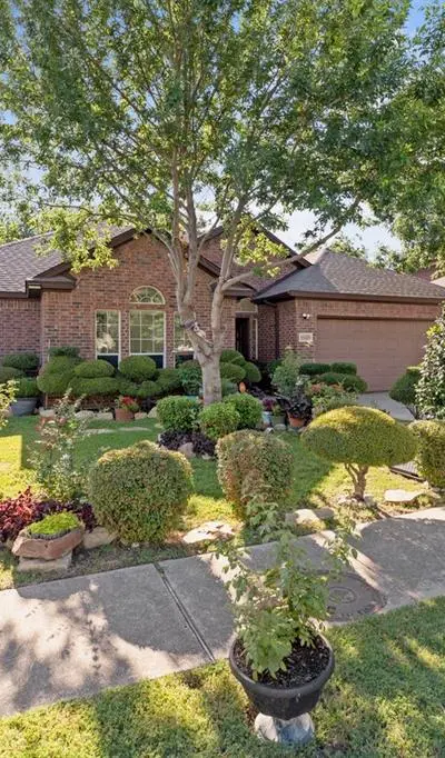 1025 Pearson Street, Irving TX 75061 - Photo 2
