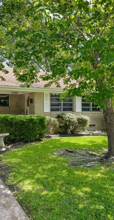 7103 Wake Forrest Drive, Dallas TX 75214 - Photo 2