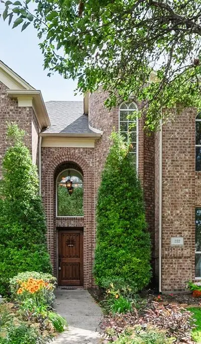 232 Touchdown Drive, Irving TX 75063 - Photo 2