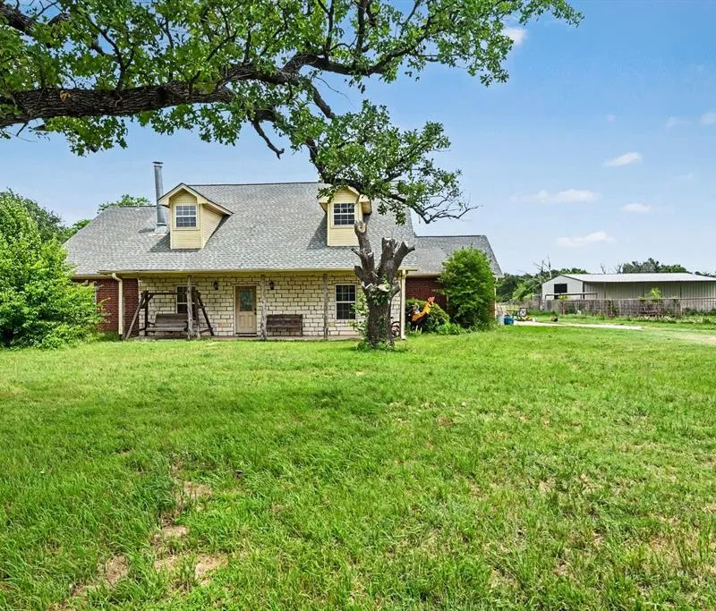 1342 County Road 1180, Decatur TX 76234