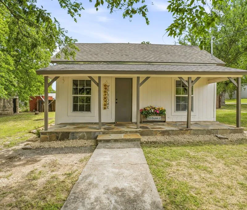 255 Glenn Street, Bluff Dale TX 76433