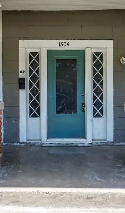 1804 Lipscomb Street, Fort Worth TX 76110 - Photo 2