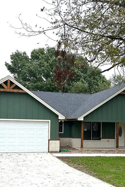 405 S 6th Street, Grandview TX 76050