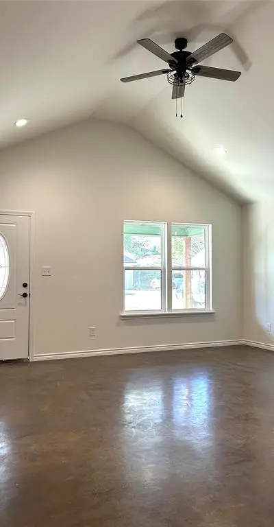 405 S 6th Street, Grandview TX 76050 - Photo 2