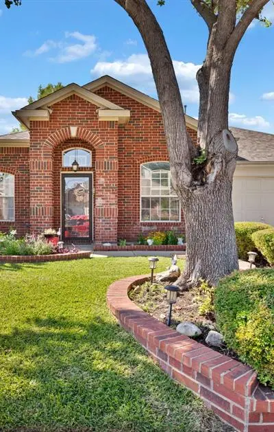1065 Springhill Drive, Saginaw TX 76179