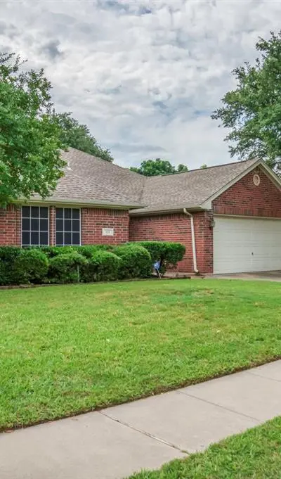 320 Shane Lane, Burleson TX 76028