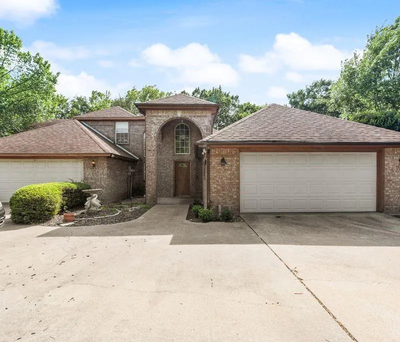 115 Idle Creek Court, DeSoto TX 75115