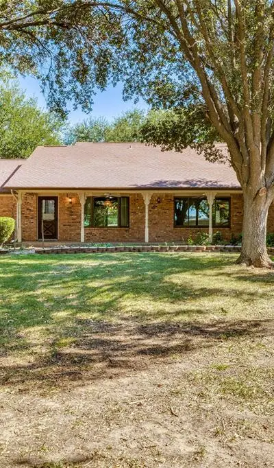 5547 Woodland Hills Drive, Denton TX 76208 - Photo 5