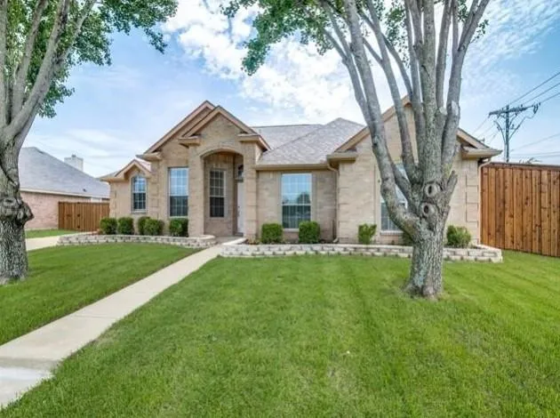 7102 Bellaire Lane, Rowlett TX 75089
