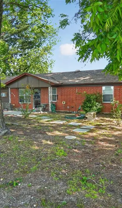 615 W North Street, Blossom TX 75416 - Photo 3