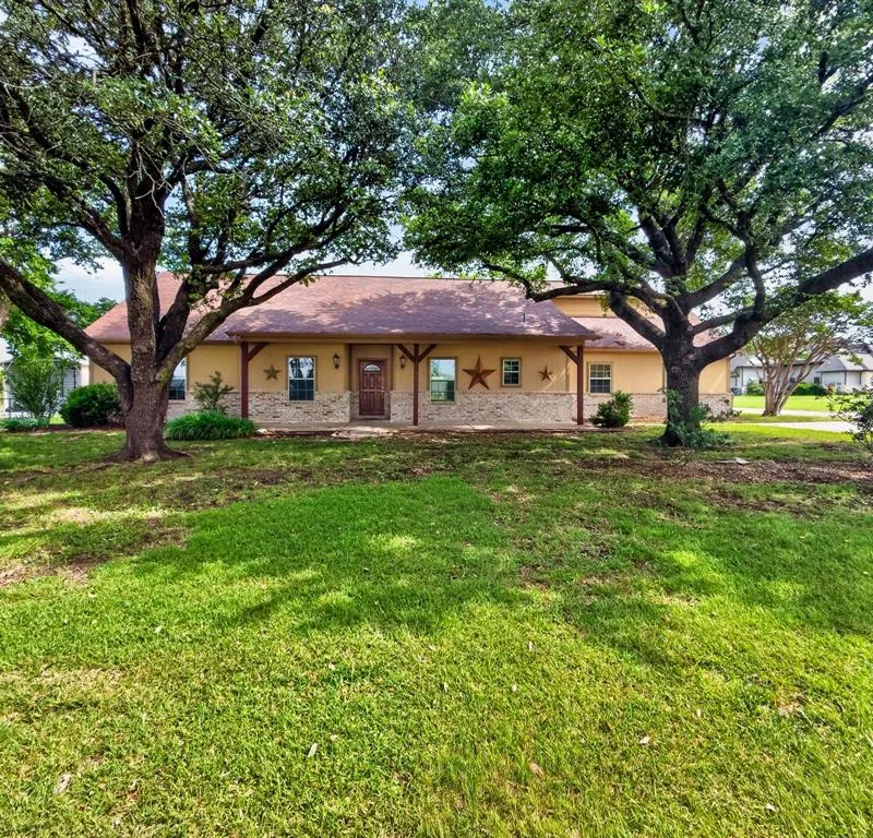 1255 Vineyard Road, Gunter TX 75058