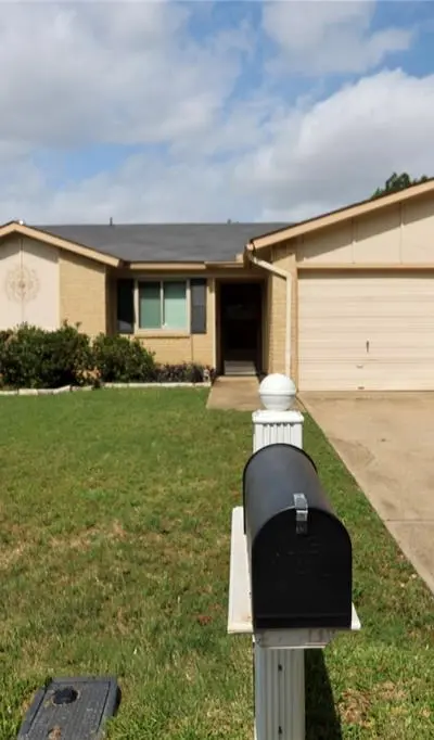 5404 Windy Meadow Drive, Arlington TX 76017 - Photo 2