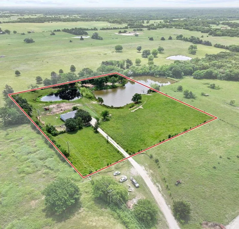 25172 US Highway 377, Whitesboro TX 76273