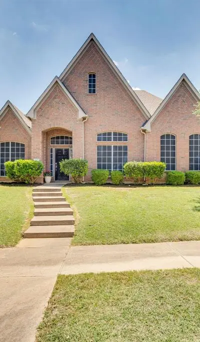 900 Ginger Trail, DeSoto TX 75115