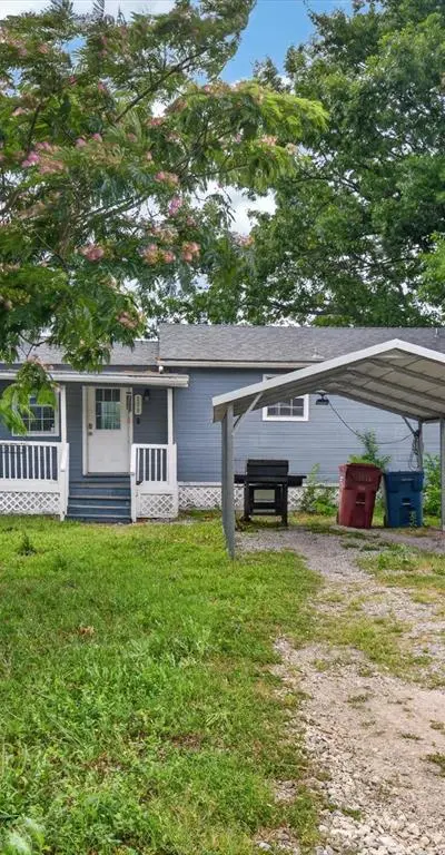 225 Cobb Avenue, Van Alstyne TX 75495 - Photo 2