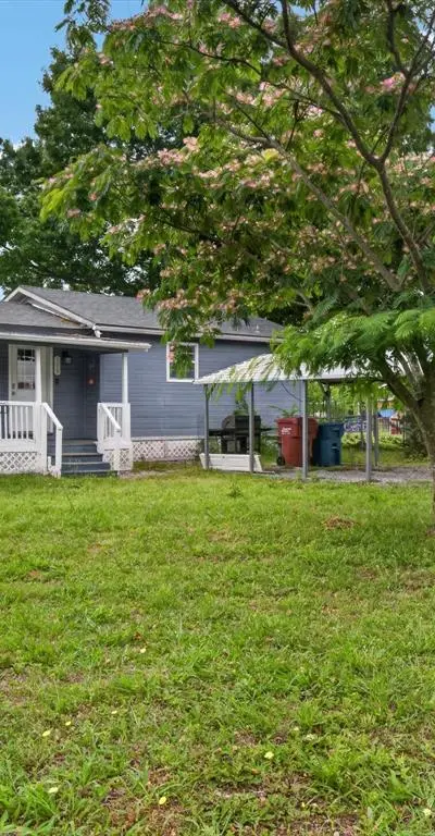 225 Cobb Avenue, Van Alstyne TX 75495 - Photo 3