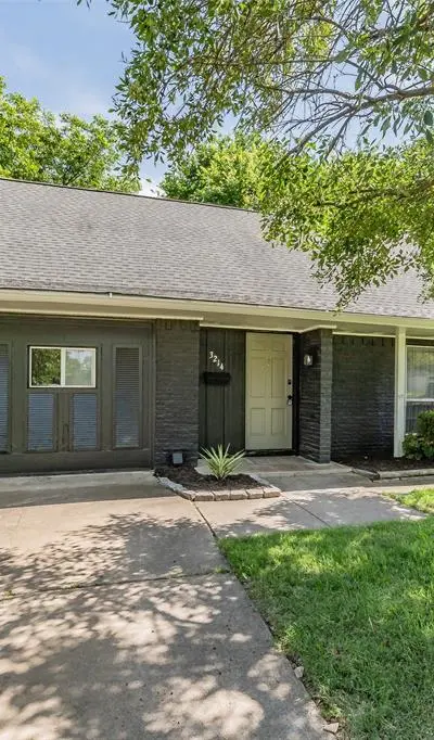 3214 Ridgeview Circle, Irving TX 75062 - Photo 2