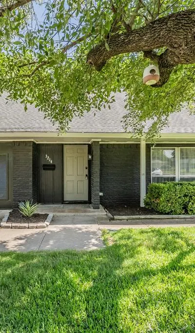 3214 Ridgeview Circle, Irving TX 75062 - Photo 3