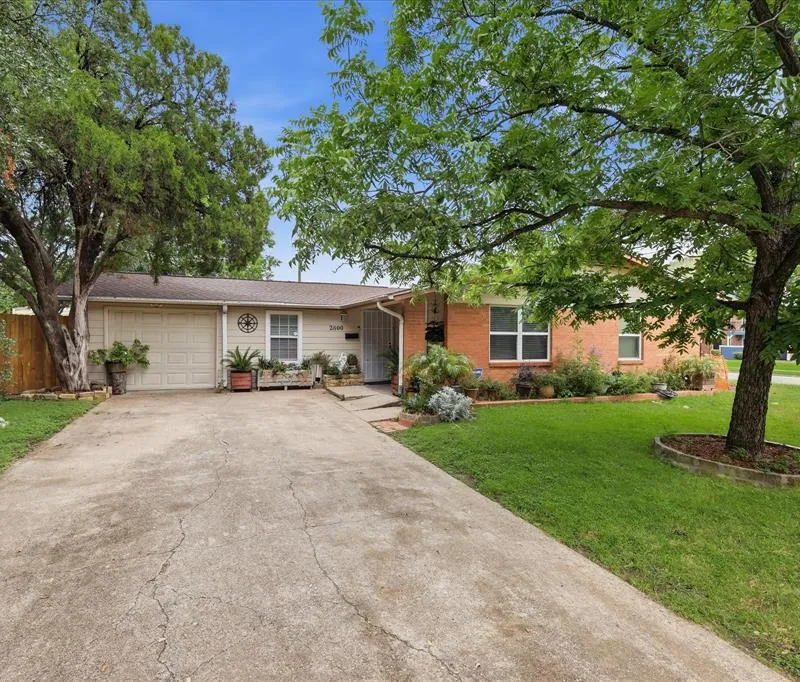 2800 Brockbank Drive, Irving TX 75062
