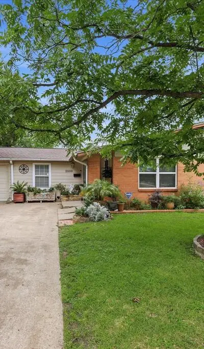 2800 Brockbank Drive, Irving TX 75062 - Photo 2