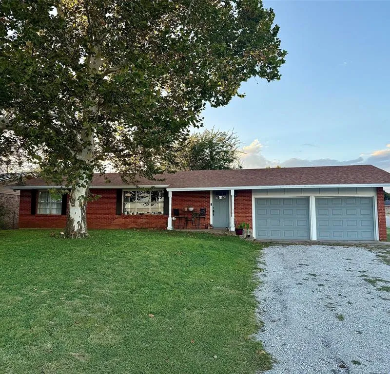 200 Arden Street, Bowie TX 76230