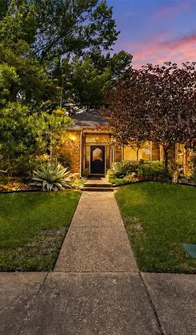 6432 Barkwood Lane, Dallas TX 75248